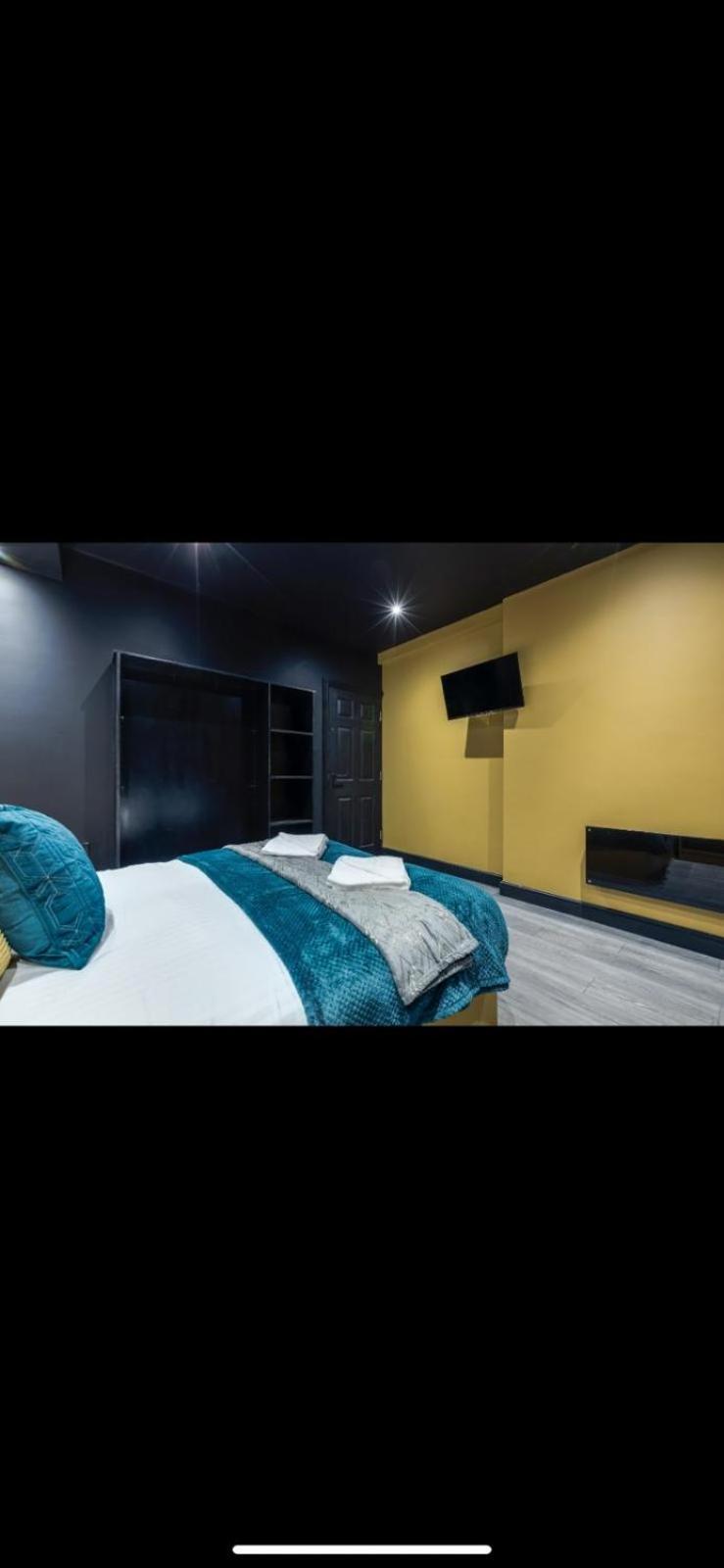 Two Bed Modern Apartment 5Min Walk To Town Centre With Free Parking ! Under New Management แบล็คพูล ภายนอก รูปภาพ