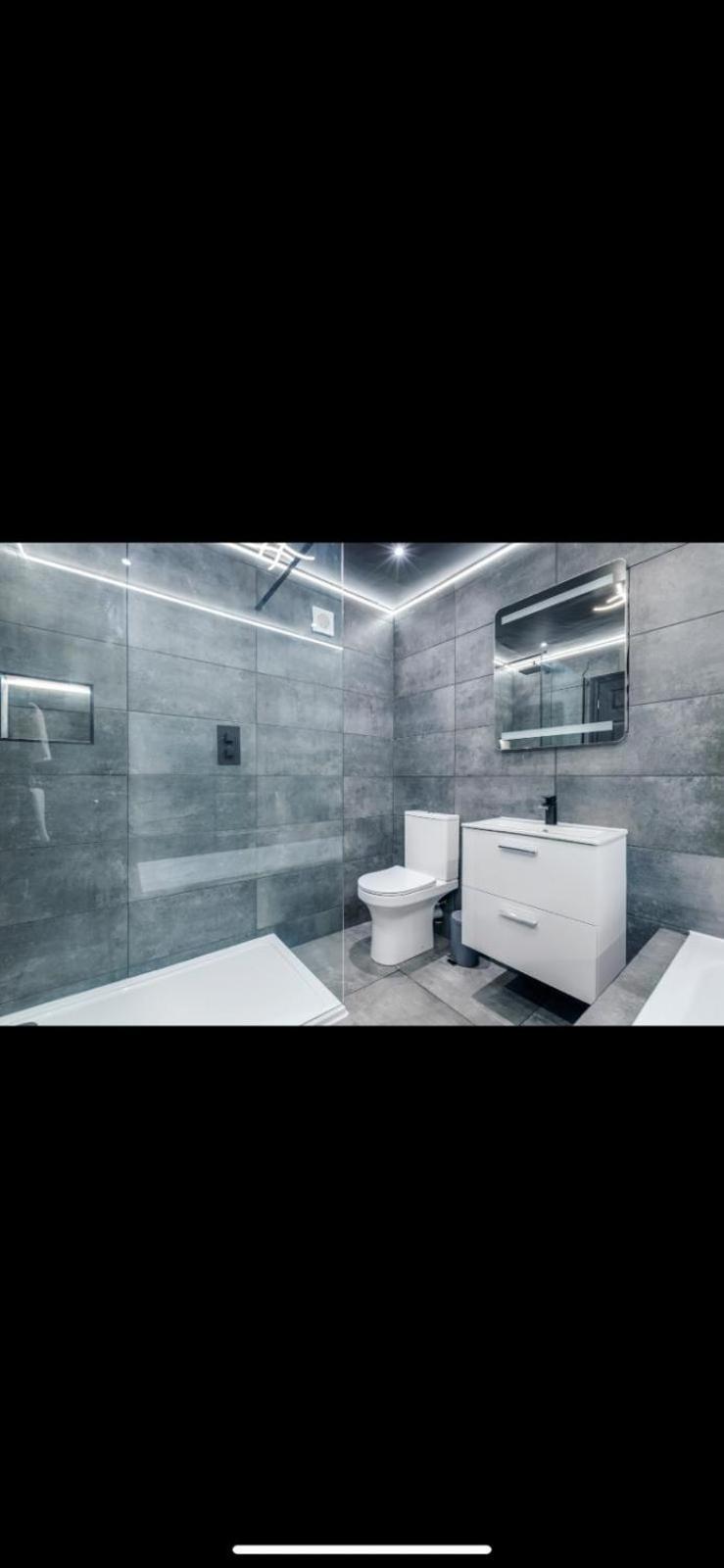 Two Bed Modern Apartment 5Min Walk To Town Centre With Free Parking ! Under New Management แบล็คพูล ภายนอก รูปภาพ